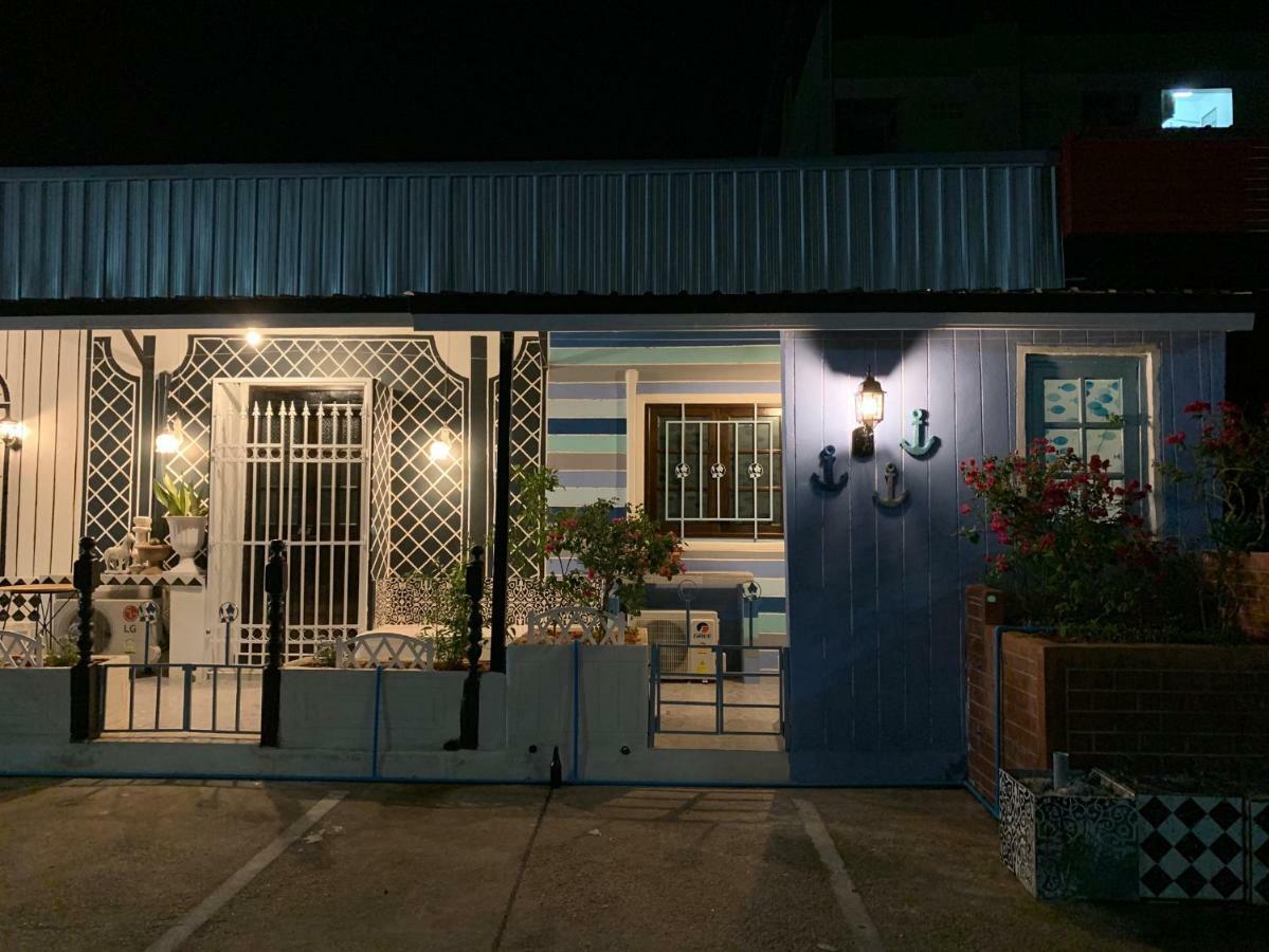 Hotel At Night Chumphon Exterior foto